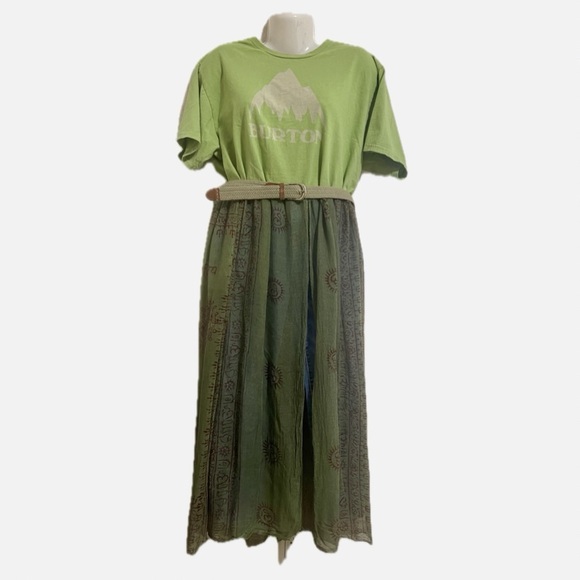 Upcycled boho maxi t-shirt. - Picture 4 of 11